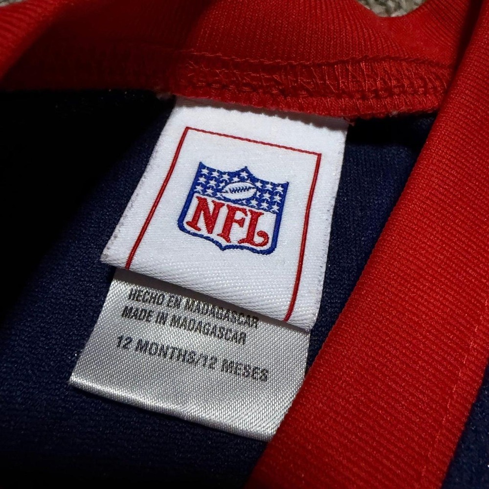 New England Patriots Kids NFL Football Jersey Shirt Navy Red Short Sleeve 12M - Picture 2 of 3